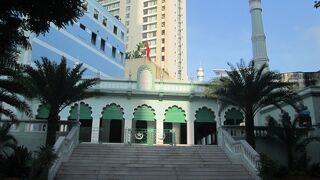 静寂に包まれていました