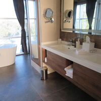 洗面台が二つあったのは使い勝手がいいですが…、