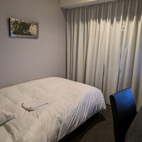 シングルルームは狭いです