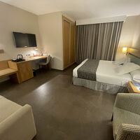 この他にソファだけがおいてある部屋もあります。広い！