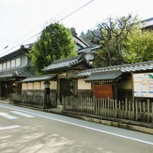 一際目立つ豪商の風格