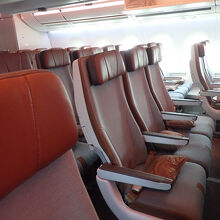エコノミークラスの機内
