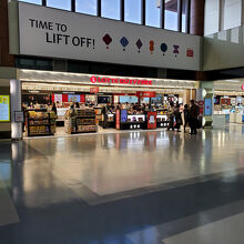 ロッテ免税店 (金浦空港店)