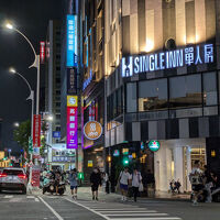 レストランバーのような1階フロアー