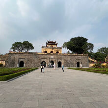 正面から観たドアン門