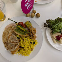 朝食にあるレモンライス美味しかったです。