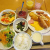 隣がラーメン屋さん