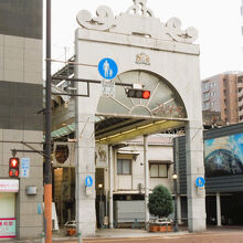 表町商店街の桃太郎大通り口