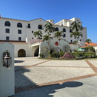 海外に来たかのような雰囲気のホテルの外観