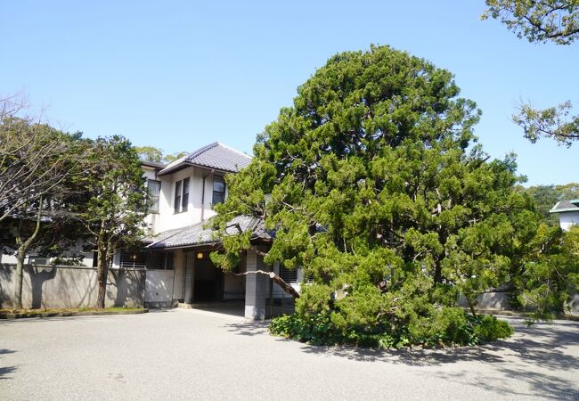 筑豊御三家と呼ばれた安川敬一郎が明治45年に建てた邸宅