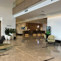 ロビーもピカピカ、写っていませんが天井には豪華なシャンデリア