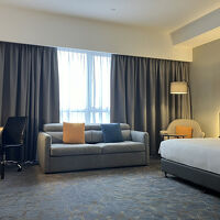 アップグレードされた客室は1 キング プレミアムで45平米