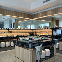 夕刻のプレゼンテーション、小食な人であれば夕食代わりですね