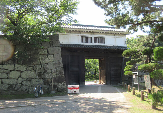 岡口門