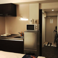 キッチンに洗濯機もあり。