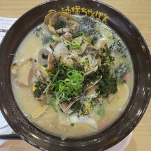 オーダーしたあさりちゃんぽん　あさりがいっぱい