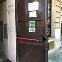 現在ホテル外観が修復中です（2024/11/16現在）。