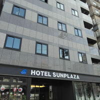 新今宮駅の真横にあり、アクセスは抜群に良いです。