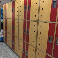 ロッカーは自由に利用出来る(カギは持参か借りる)