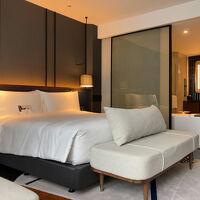 バスルームとの間を仕切るドアがあるのは良いですね