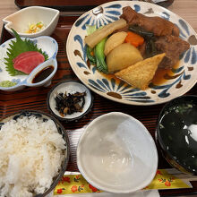 念願のてびち定食