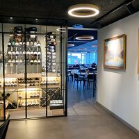 レストラン。とてもおしゃれなインテリアで海や氷山か見える