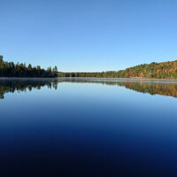 部屋の前で朝撮影。風がないのでミラーレイクとなりました