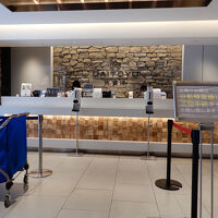 明るいリゾ的フロント