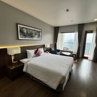 晴れたらバルコニーは最高だっただろう