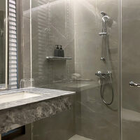 シャーブースだけですが、熱いお湯が使えます