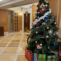 お隣りの棟にフロントありますこちらでチェックイン