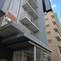 大塚駅から徒歩３分ほどで、周辺にお店が多くて便利でした。