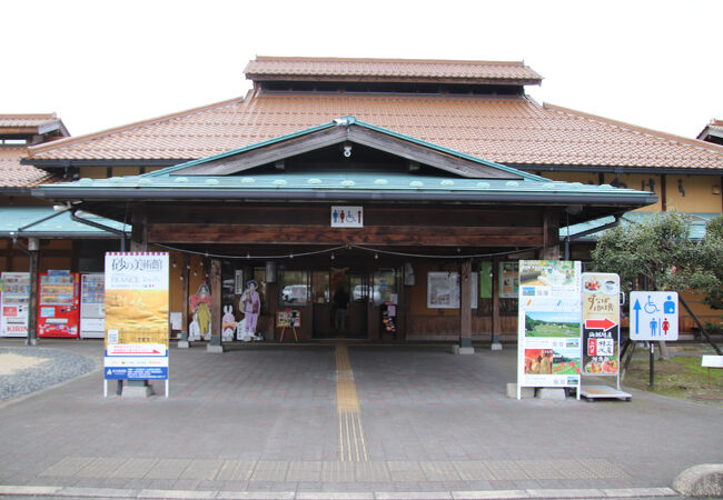 鳥取道河原インターに隣接した道の駅です。高台にあるので眺望は素晴らしい。