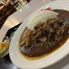 岡山に本店がある老舗レストラン三好野が出店しています。たっぷり牛スジカレー1700円を頂きました。