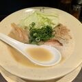 隠れ家っぽい場所にあるラーメン屋さん