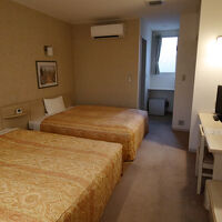 広くて清潔な部屋でした