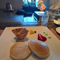 ウェルカムパンケーキ、目の前で焼いてくれます。