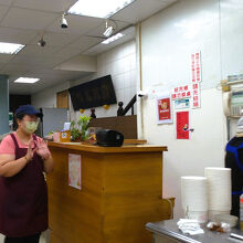 いつものように、身振り手振りで注文した