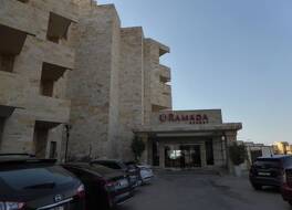 ラマダ リゾート デッド シー 写真