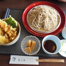 季節の平日限定メニュー、二八天丼セット