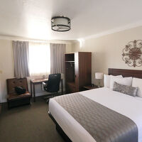 クイーンベッド