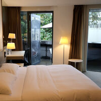 バルコニー付きの広い部屋