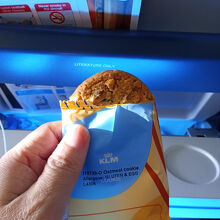 KLM特製のビスケット