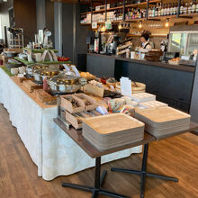 ホテルの最上階。朝食はバイキングです