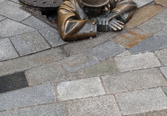 マンホールおじさん