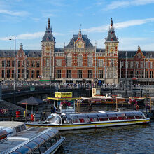 運河越しに見た中央駅