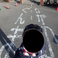 県境に立って自撮りをしてみる