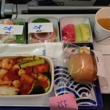 帰りのシーフードミール（トマトソースパスタ？）