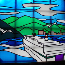 窓のステンドグラス　