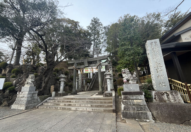 THE神社って感じですね